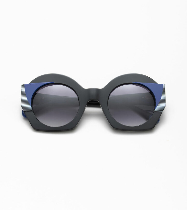 LARK 01